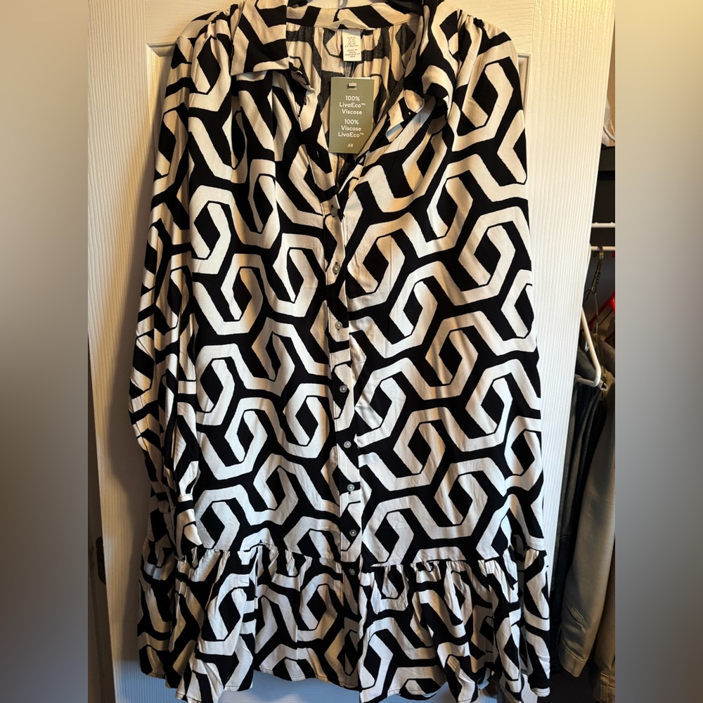 Elegant Black and White A-Line Skirt